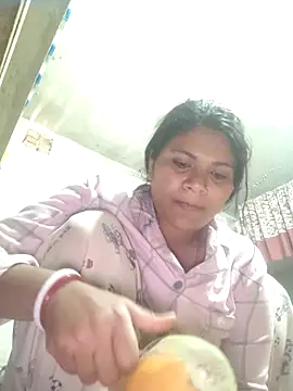 Snapshot of couple_71 chatting on 02-23-26, 05:27 couple 71 online show from 02-23-26, 05:27