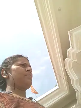 Snapshot of couple_71 chatting on 03-27-26, 05:24 couple 71 online show from 03-27-26, 05:24