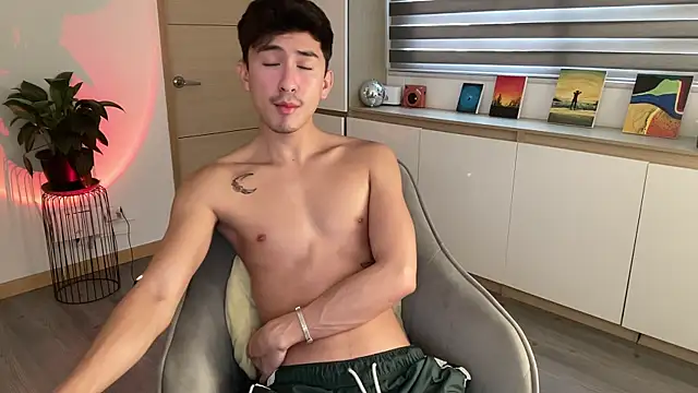 Snapshot of sweettaaron01 chatting on 10-09-25, 05:55 sweettaaron01 online show from 10-09-25, 05:55