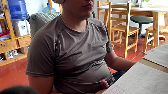 Haustin202 online show from 10-30-25, 06:19