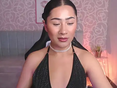 Snapshot of evelyn_ch_ chatting on 09-23-25, 11:02 evelyn ch online show from 09-23-25, 11:02