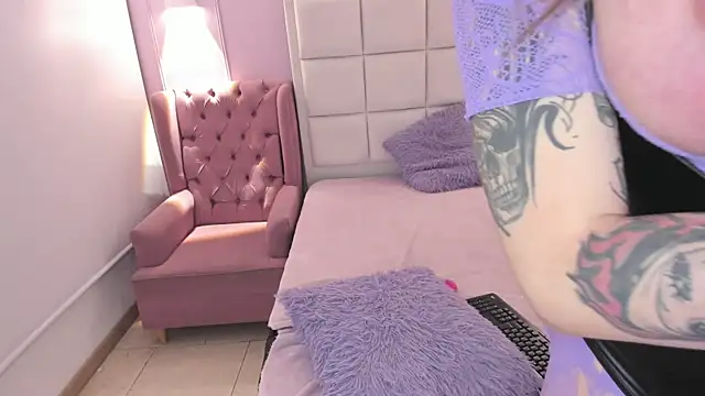 Scarbadgirl  online show from 11-23-25, 04:01