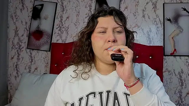 Snapshot of Larissa_Antonella chatting on 02-13-26, 03:46 Larissa Antonella online show from 02-13-26, 03:46