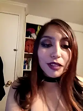 Snapshot of Caos_lily chatting on 11-08-25, 11:36 Caos lily online show from 11-08-25, 11:36