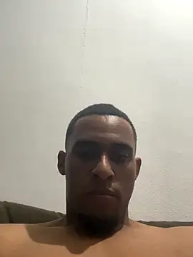 Snapshot of freedmar chatting on 10-16-25, 04:02 freedmar online show from 10-16-25, 04:02