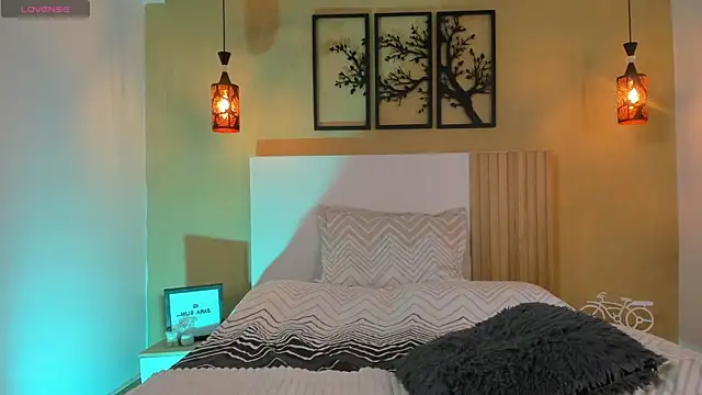 Snapshot of Zaraslim_ chatting on 09-12-25, 05:40 Zaraslim online show from 09-12-25, 05:40