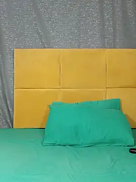 HugeTitisxx online show from 06-22-26, 06:32