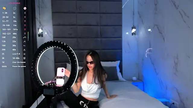 Nelly Kimm online show from 06-19-26, 12:59
