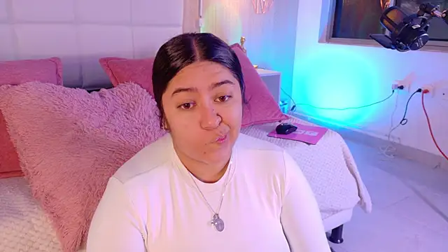 Leah Bensson online show from 09-15-25, 02:50