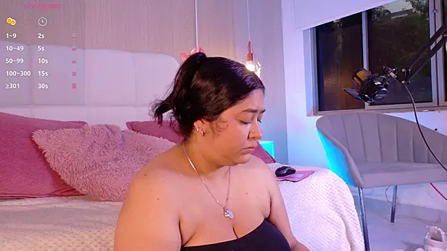 Leah Bensson online show from 09-25-25, 02:32