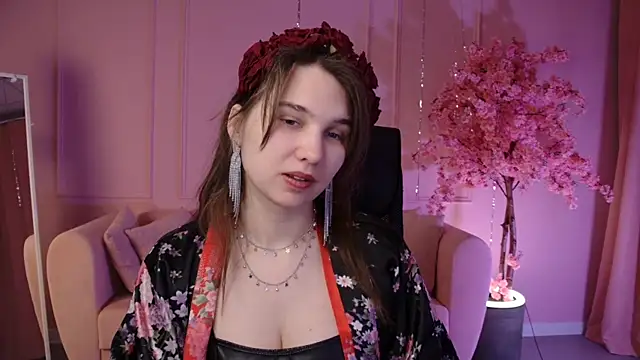 Snapshot of TessaMill chatting on 04-30-26, 05:25 TessaMill online show from 04-30-26, 05:25