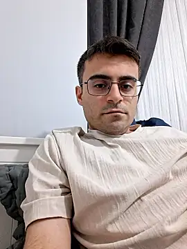 Snapshot of Obstacless chatting on 01-08-26, 07:49 Obstacless online show from 01-08-26, 07:49