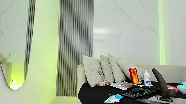 kiaratentation online show from 09-19-25, 10:32