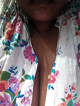 Dassing strip couple online show from 10-06-25, 07:33