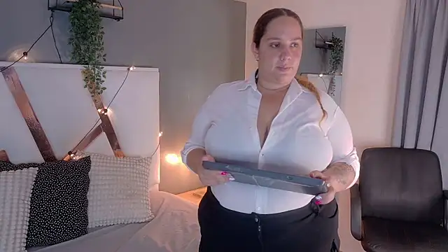 Snapshot of JenaCooper_ chatting on 04-21-26, 03:35 JenaCooper online show from 04-21-26, 03:35