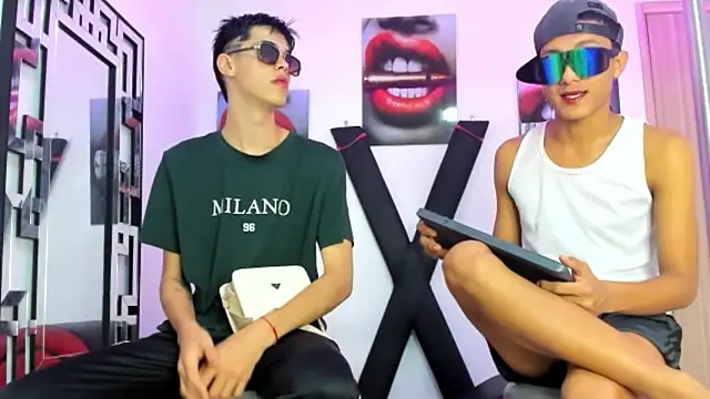 Snapshot of TWINKS_FRIENDS chatting on 10-18-25, 07:20 TWINKS FRIENDS online show from 10-18-25, 07:20