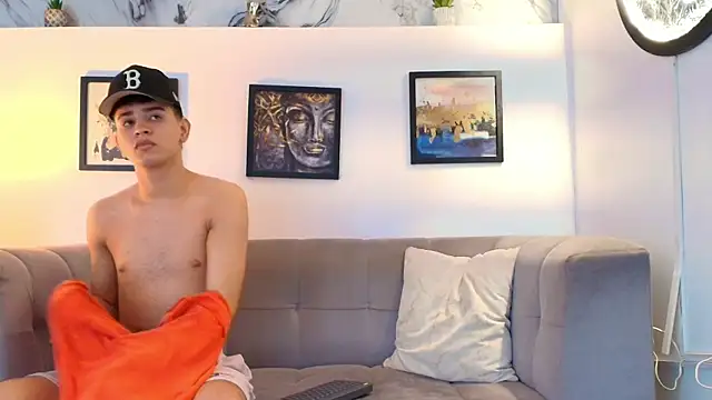 TWINKS FRIENDS online show from 04-12-26, 01:27
