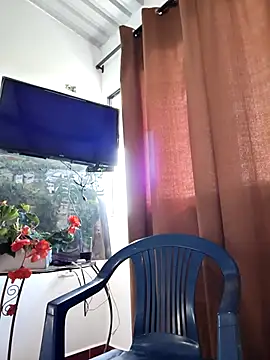 Snapshot of Hiroshi_Shen chatting on 10-18-25, 11:55 Hiroshi Shen online show from 10-18-25, 11:55