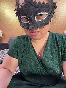 Iampriyaaa15 online show from 05-01-26, 07:46