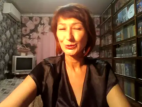 Snapshot of Pline1 chatting on 10-23-25, 05:44 Pline1 online show from 10-23-25, 05:44