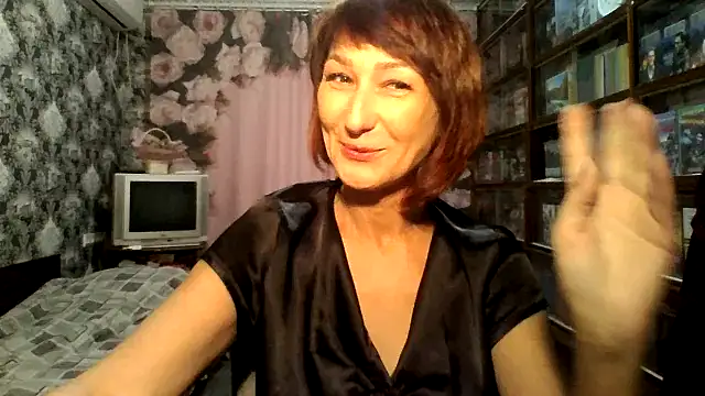 Snapshot of Pline1 chatting on 10-24-25, 08:27 Pline1 online show from 10-24-25, 08:27