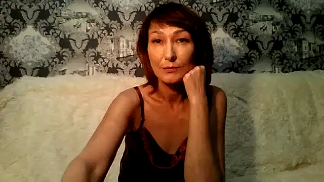 Snapshot of Pline1 chatting on 10-28-25, 09:28 Pline1 online show from 10-28-25, 09:28