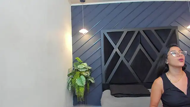 Snapshot of zoe_martins_ chatting on 09-18-25, 05:15 zoe martins online show from 09-18-25, 05:15