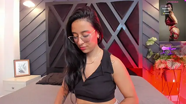 Snapshot of zoe_martins_ chatting on 10-05-25, 04:49 zoe martins online show from 10-05-25, 04:49