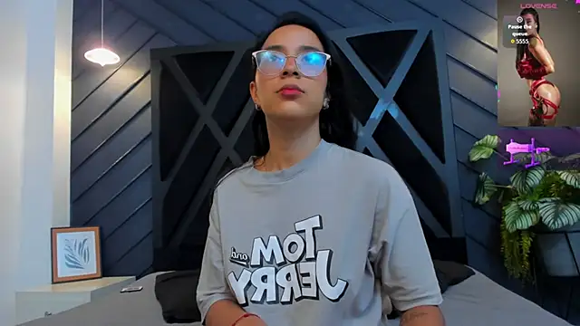 Snapshot of zoe_martins_ chatting on 10-07-25, 05:32 zoe martins online show from 10-07-25, 05:32