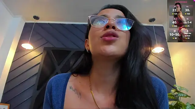 Snapshot of zoe_martins_ chatting on 10-20-25, 05:24 zoe martins online show from 10-20-25, 05:24