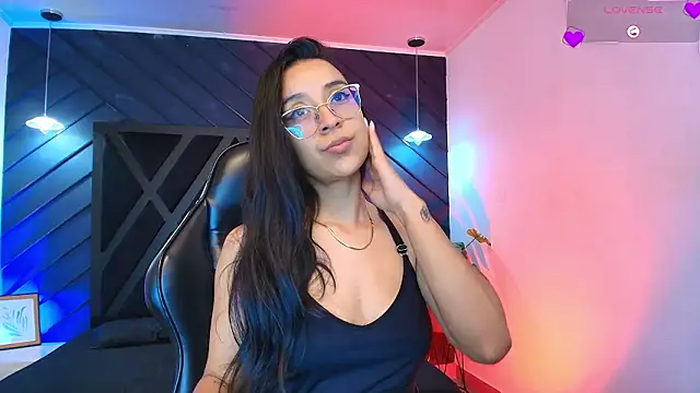 zoe martins  online show from 02-25-26, 05:22