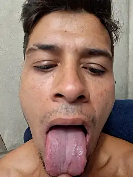 Snapshot of piterrr_hot chatting on 02-16-26, 09:00 piterrr hot online show from 02-16-26, 09:00