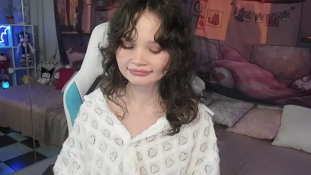 EmilyChaves online show from 11-22-25, 04:50