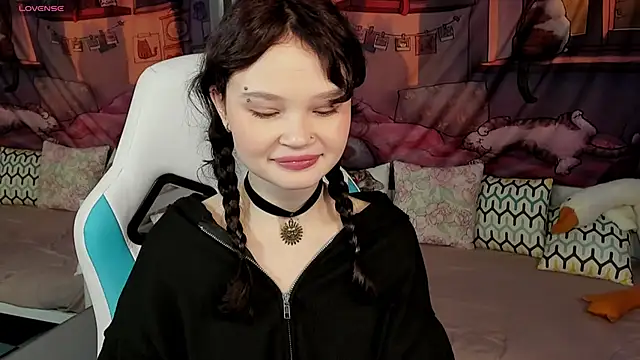 Snapshot of EmilyChaves chatting on 04-07-26, 06:03 EmilyChaves online show from 04-07-26, 06:03