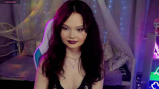 EmilyChaves online show from 05-03-26, 11:49