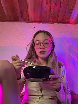 ReenKitty online show from 03-26-26, 05:13