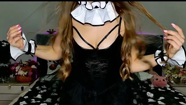 Snapshot of MissEmilyMiller chatting on 10-31-25, 06:53 MissEmilyMiller online show from 10-31-25, 06:53