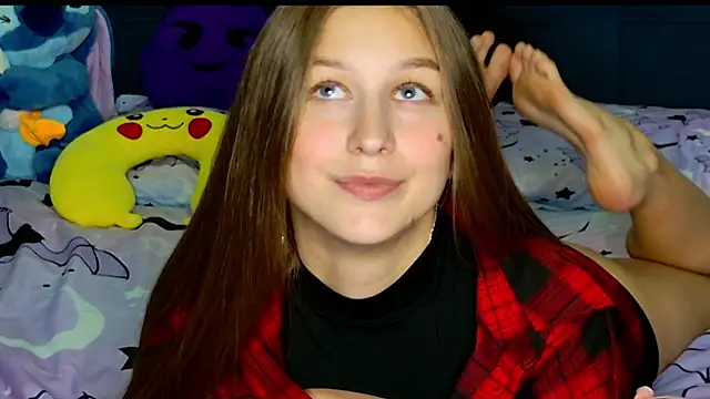 Snapshot of MissEmilyMiller chatting on 11-18-25, 05:39 MissEmilyMiller online show from 11-18-25, 05:39