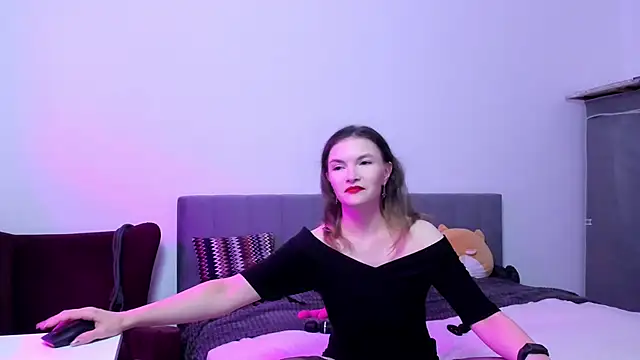 Katherine Twilight online show from 10-30-25, 03:35