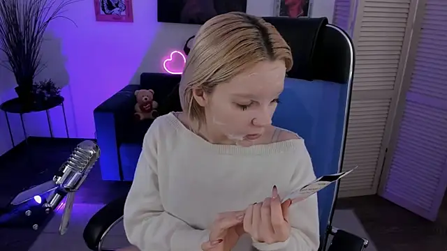 AuroraWrenfield online show from 01-13-26, 10:09