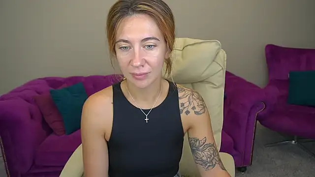 Snapshot of KateShanny chatting on 09-18-25, 05:42 KateShanny online show from 09-18-25, 05:42