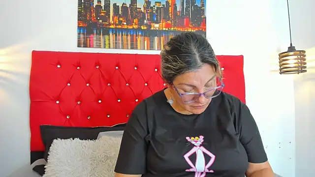 carolinacrus01 online show from 03-26-26, 04:45