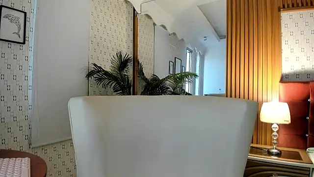 LunaaFerrari online show from 09-23-25, 12:41