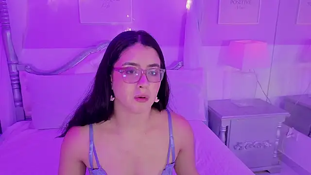 Snapshot of LiLLiAnderson chatting on 09-20-25, 12:06 LiLLiAnderson online show from 09-20-25, 12:06