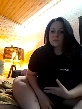 Snapshot of Chrissy_Christal chatting on 10-19-25, 05:35 Chrissy Christal online show from 10-19-25, 05:35