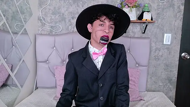 Axel  Evans online show from 10-21-25, 01:12