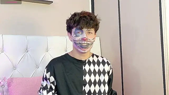 Axel  Evans online show from 10-30-25, 01:12