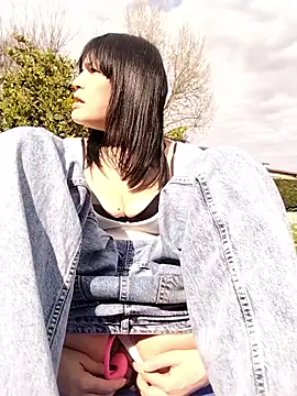 SarettaB90 online show from 03-25-26, 01:50