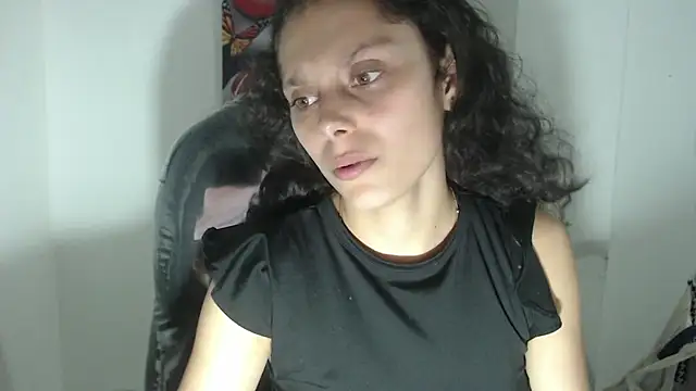 Lily Jone7 online show from 10-02-25, 07:21