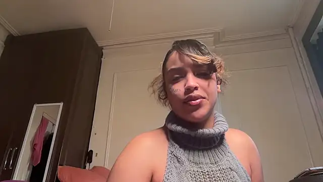 AlyCakes212 online show from 11-07-25, 04:29